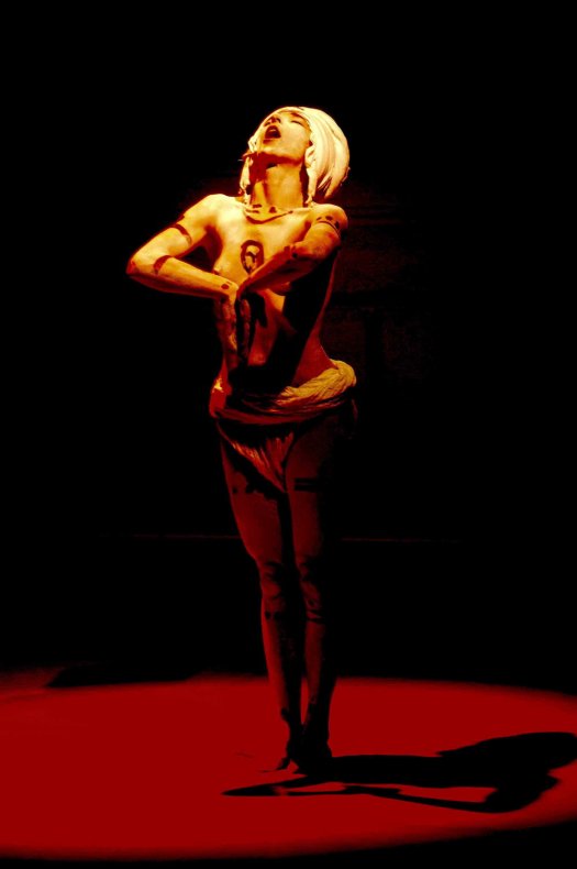 Viajante da Luz - Lichtreise. Tanzperformance von und mit Lina do Carmo showing in Brazil by Dança Contemporanea na TV Cultura, April 6th, 7th, 8th, 9th 10th 2011 Viajante da Luz - Lichtreise. Tanzperformance von und mit Lina do Carmo showing in Brazil by Dança Contemporanea na TV Cultura, April 6th, 7th, 8th, 9th 10th 2011